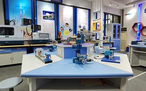 現代化木工裝備建設新穎校園木工創客（kè）室