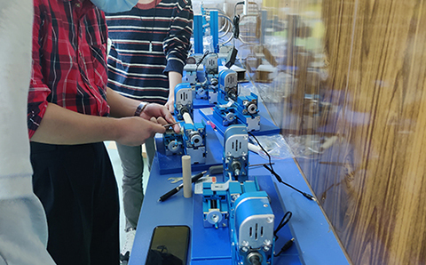 中小（xiǎo）學創客室培養學生全麵發展